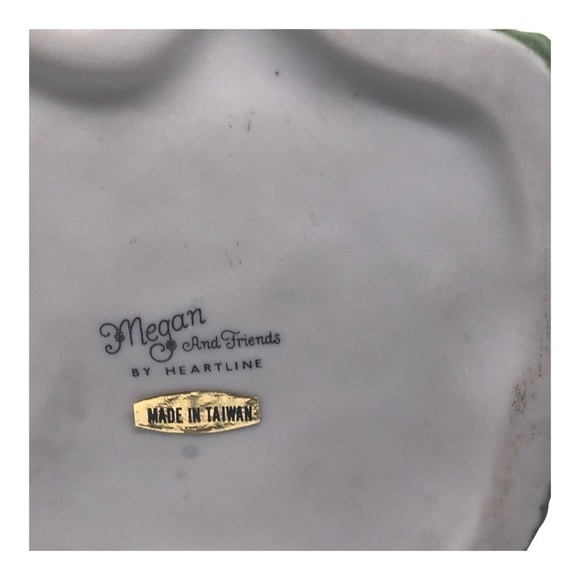 Megan and Friends Heartline Porcelain Figurine - Picture 5 of 5